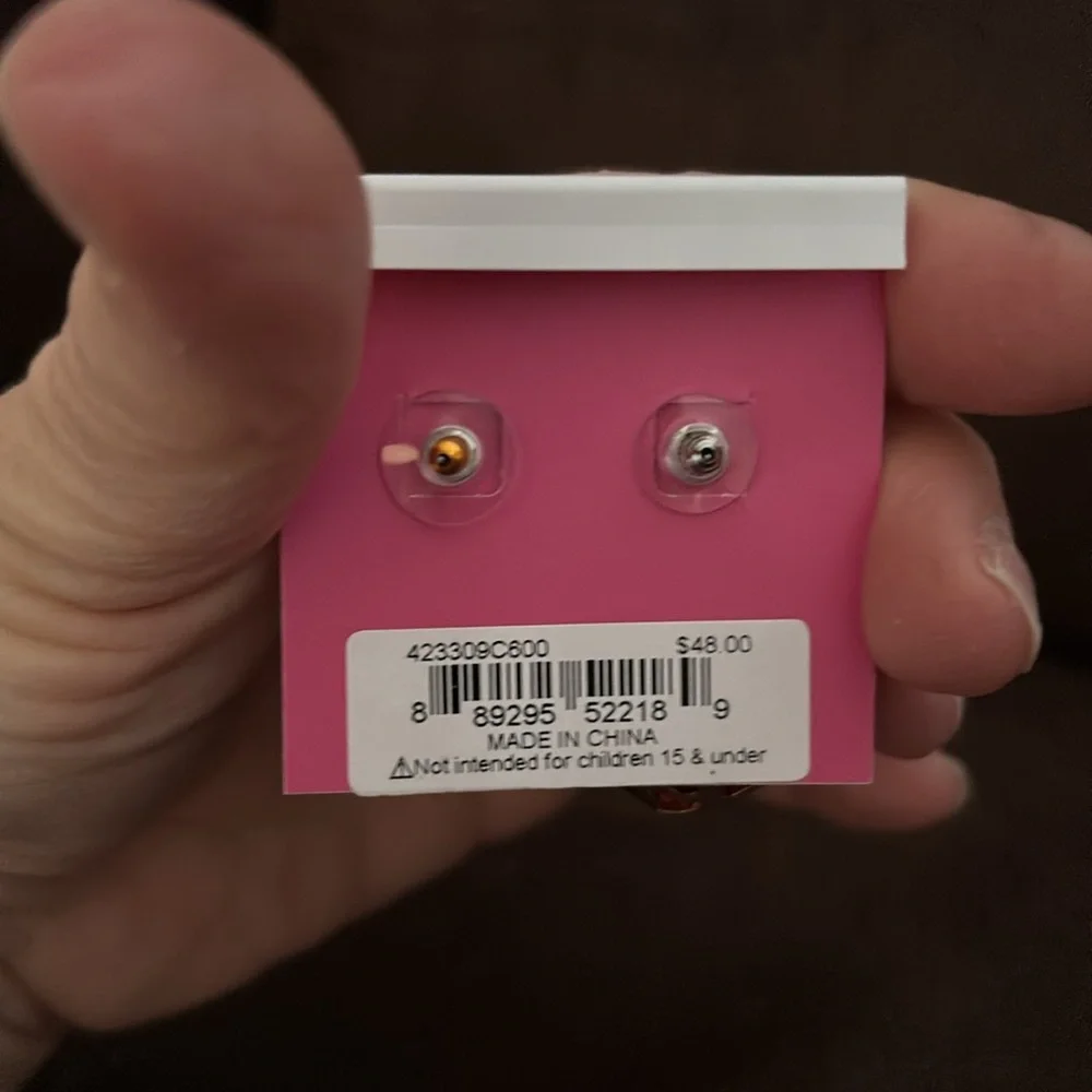 Betsey Johnson Red Heart Earrings NIP - Picture 3 of 4